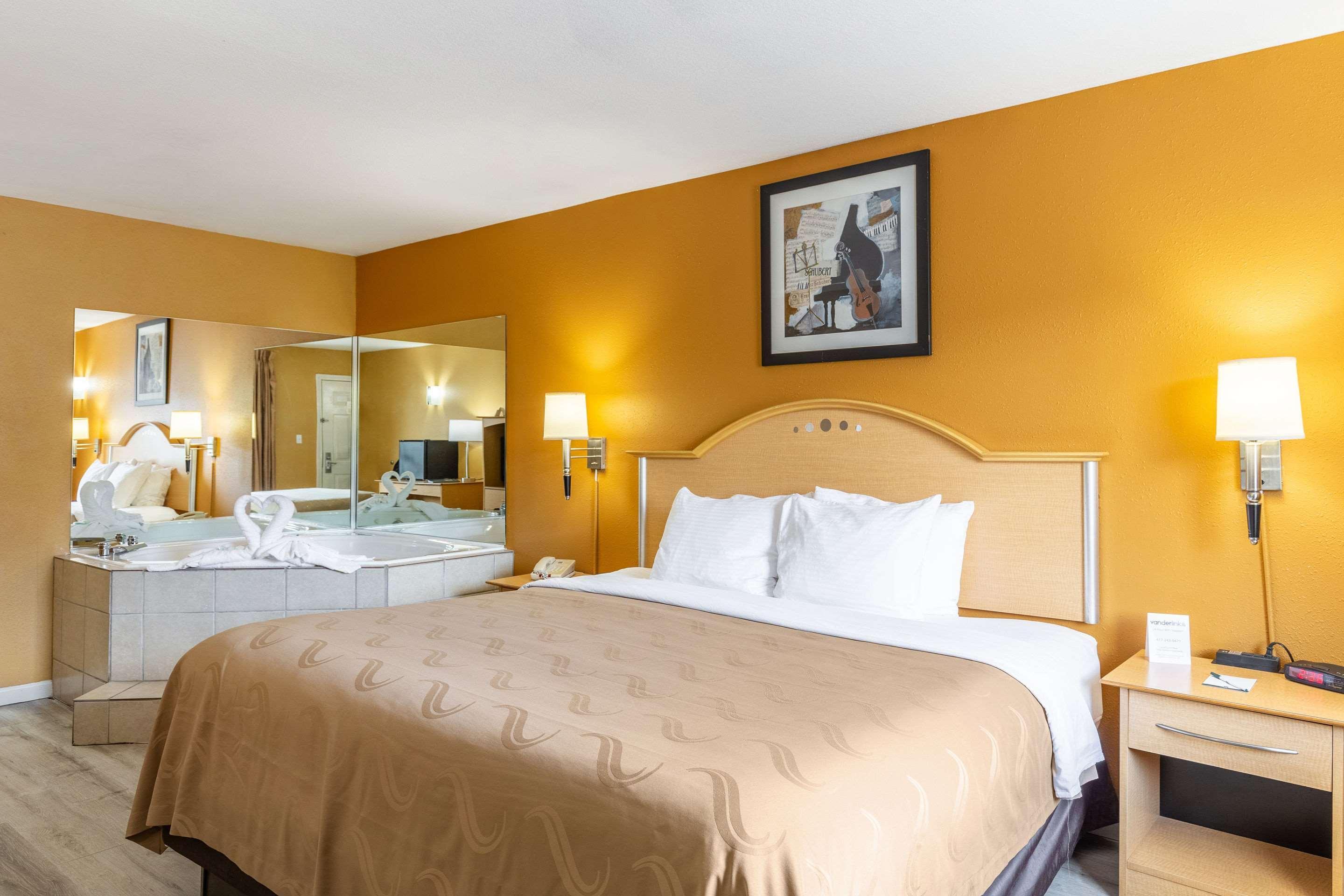 Quality Inn Branson - Hwy 76 Central Exteriér fotografie